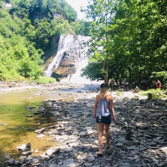 Meet your Posher, Connie - Picture 1 of 1